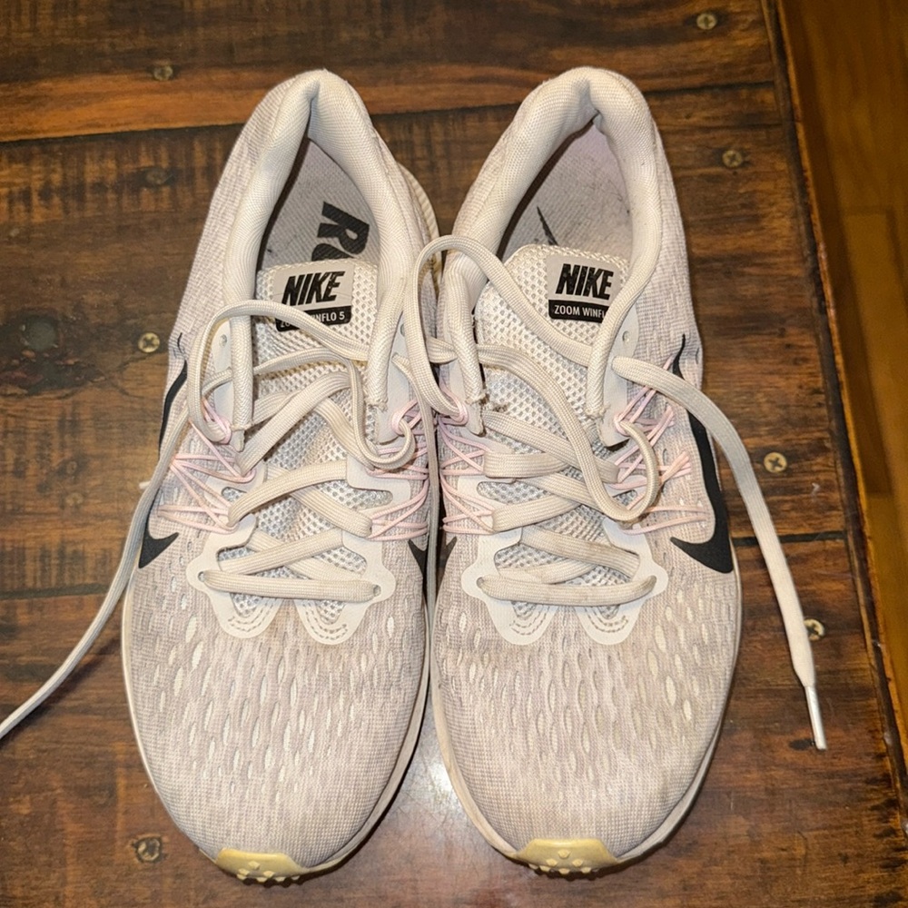 Women's Nike Zoom Winflo 5 Sneakers Size 6.5